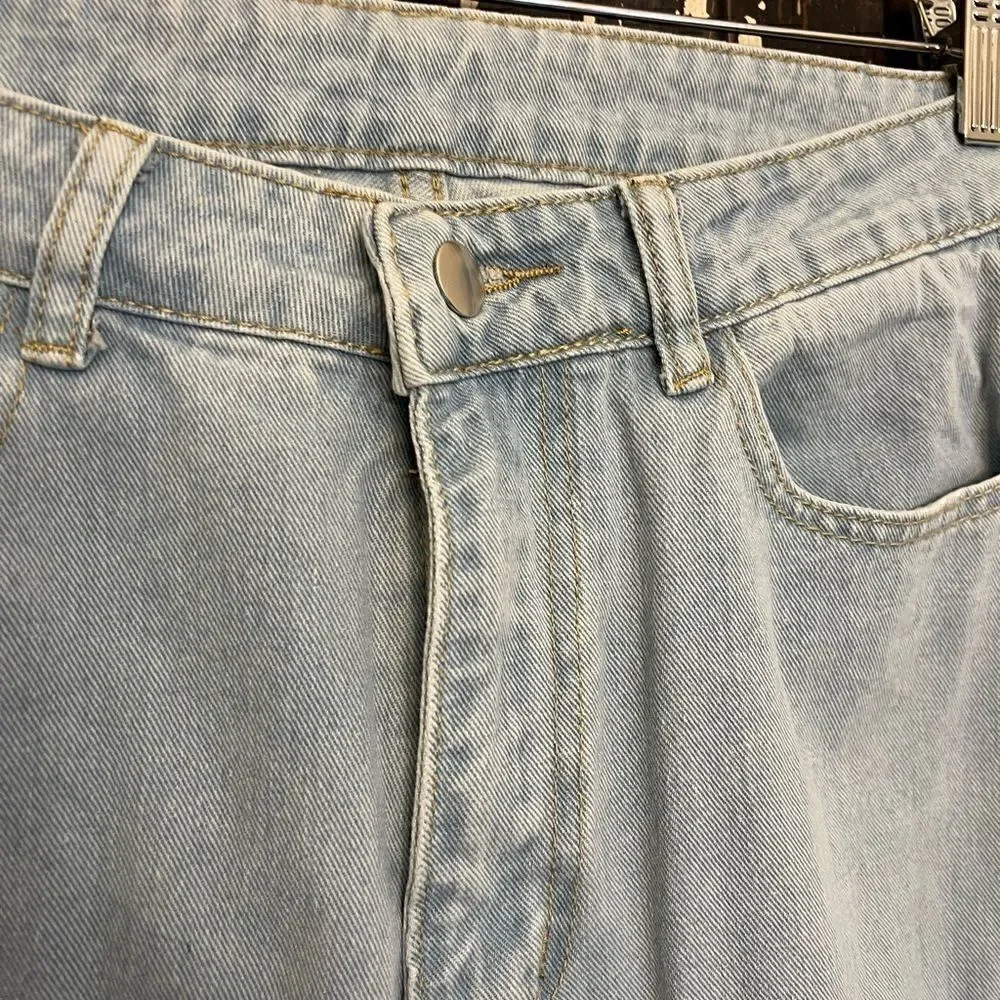 Shein high rise mom jeans. Size 6.